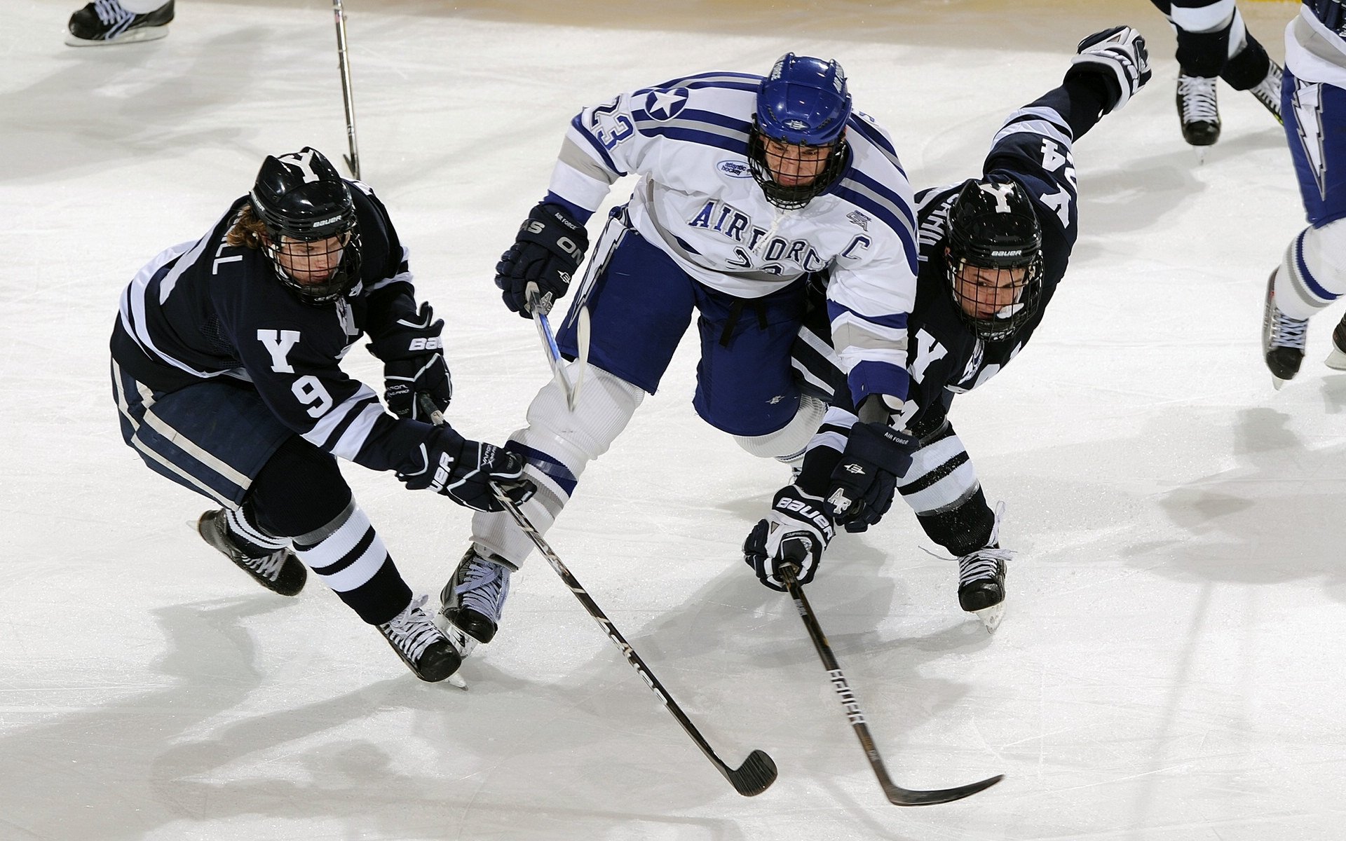 爱游戏官网-青年运动员成长轨迹清晰，中国青年运动员及成就